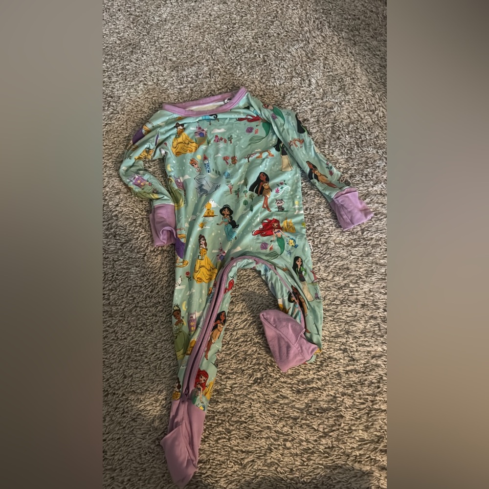 Disney Princess Little Sleepies Crescent 0-3 EUC